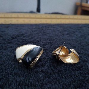 Black white gold tone shell open cut earrings